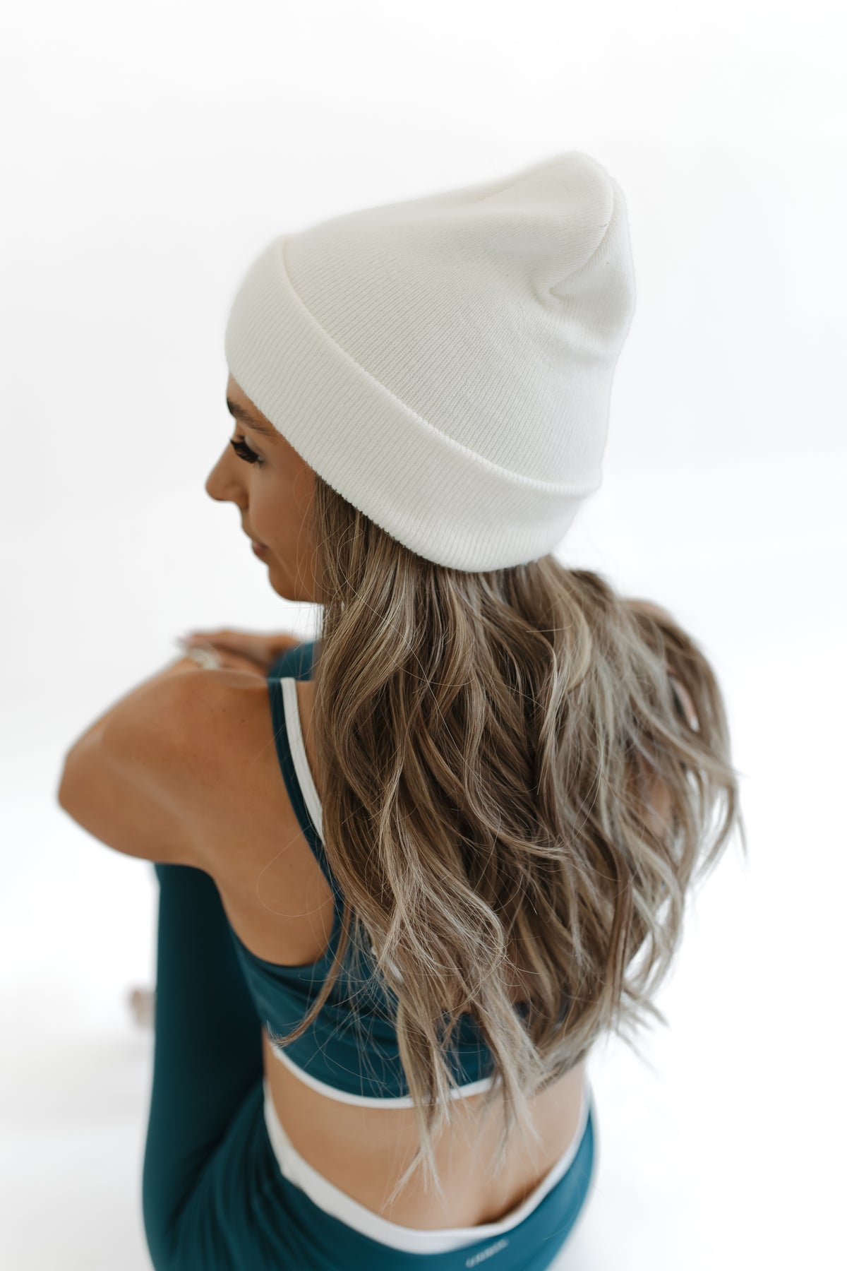 Daly · 22” Hat Wig · Active