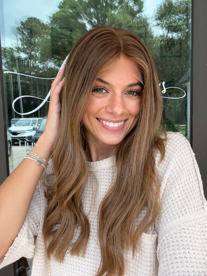 “Autumn” [M] 18” Lace top wig