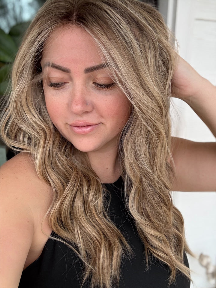 “Alicia” [S] 22” Lace Top Wig