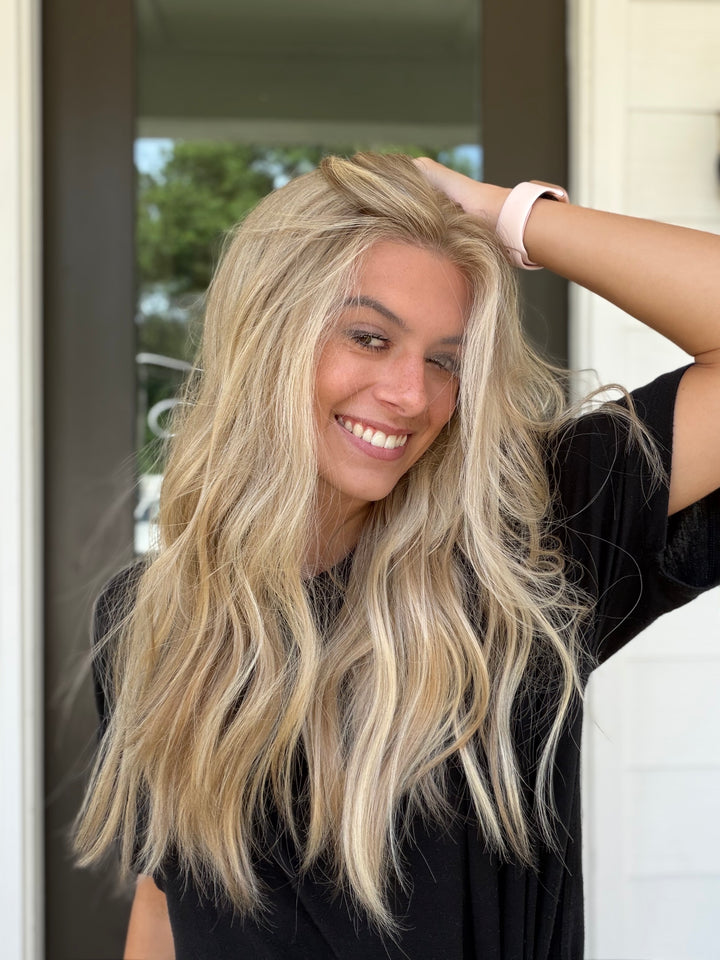 Anniston (S) 22” Lace Top Wig