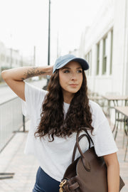 “Wavy Stephanie” Everyday Hat Wig [M] 22”
