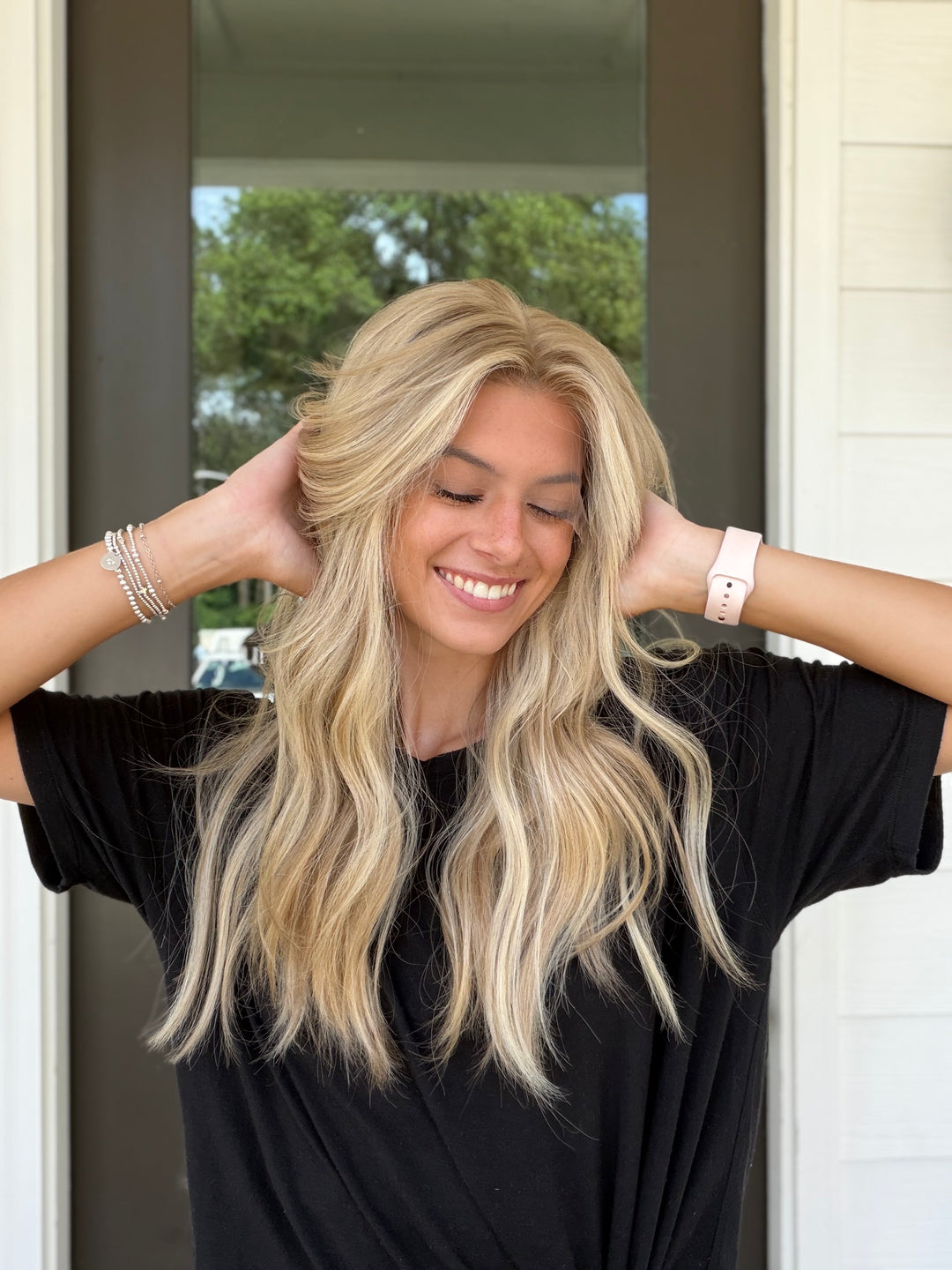 Anniston (S) 22” Lace Top Wig