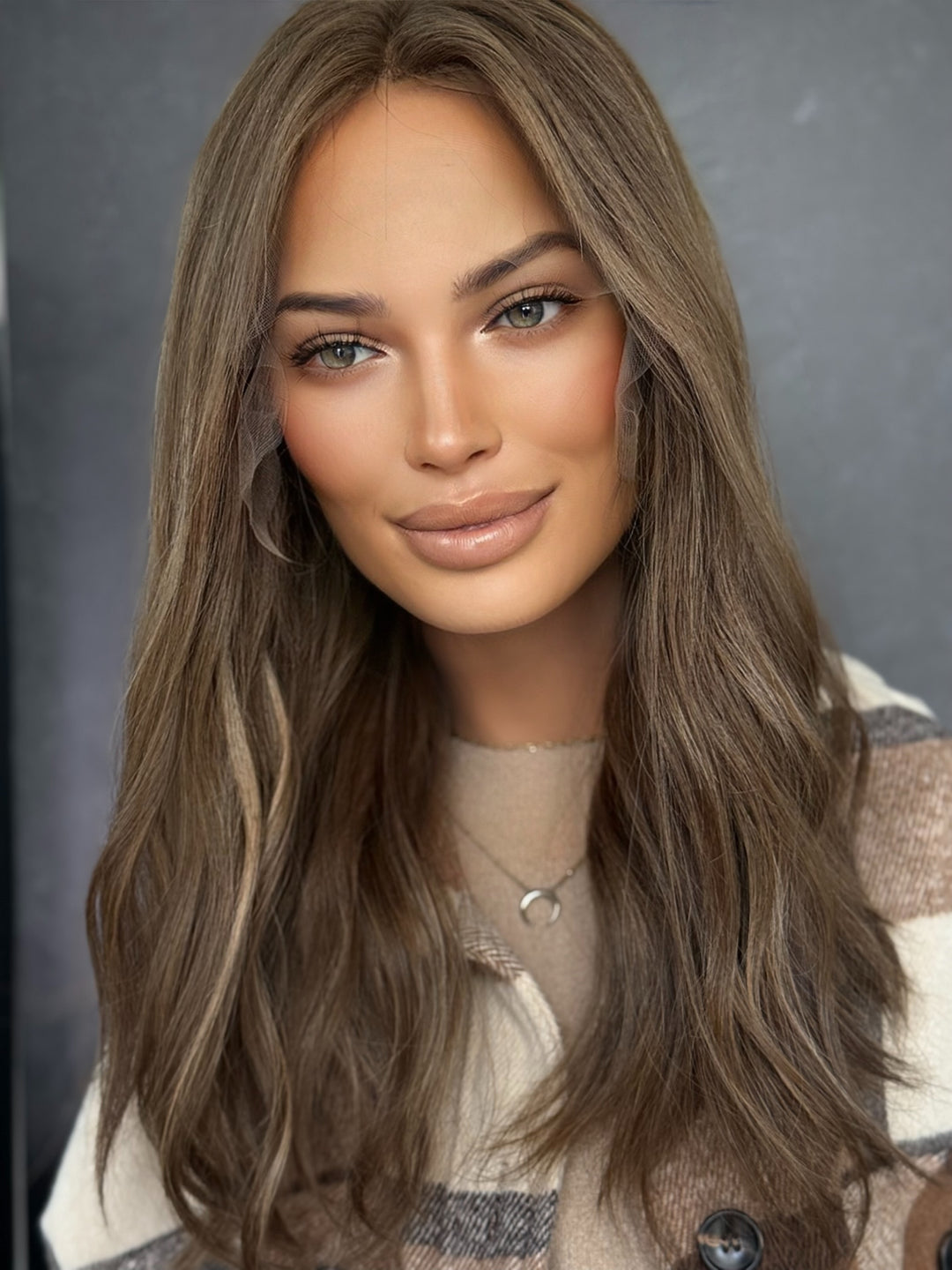 REFURBISHED “Pippa” [M] 20” Lace Top Wig