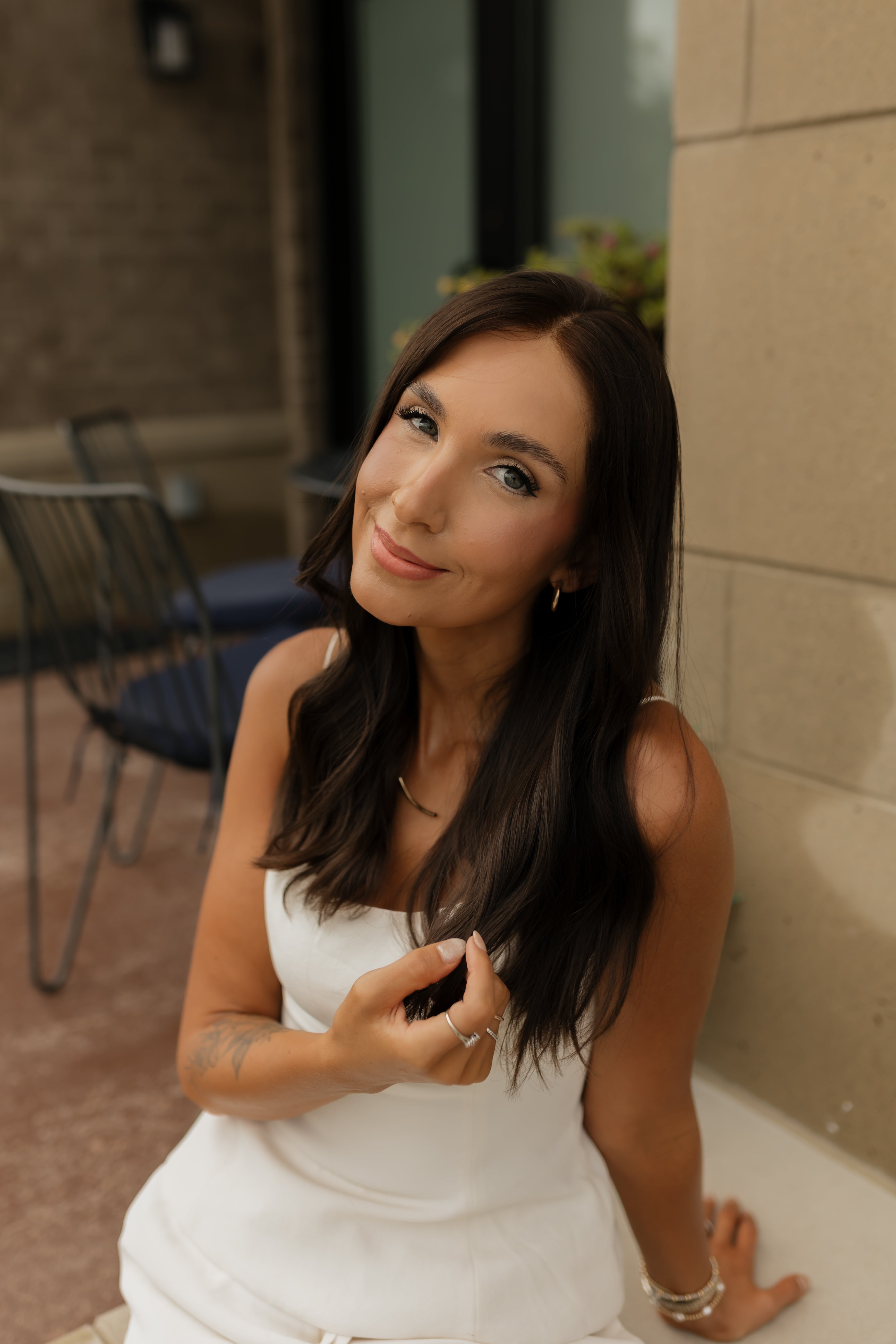 <b>Bella</b><br><u>xs</u> <br> <l> Classic European Collection </l> <br> 20” Lace Top Wig