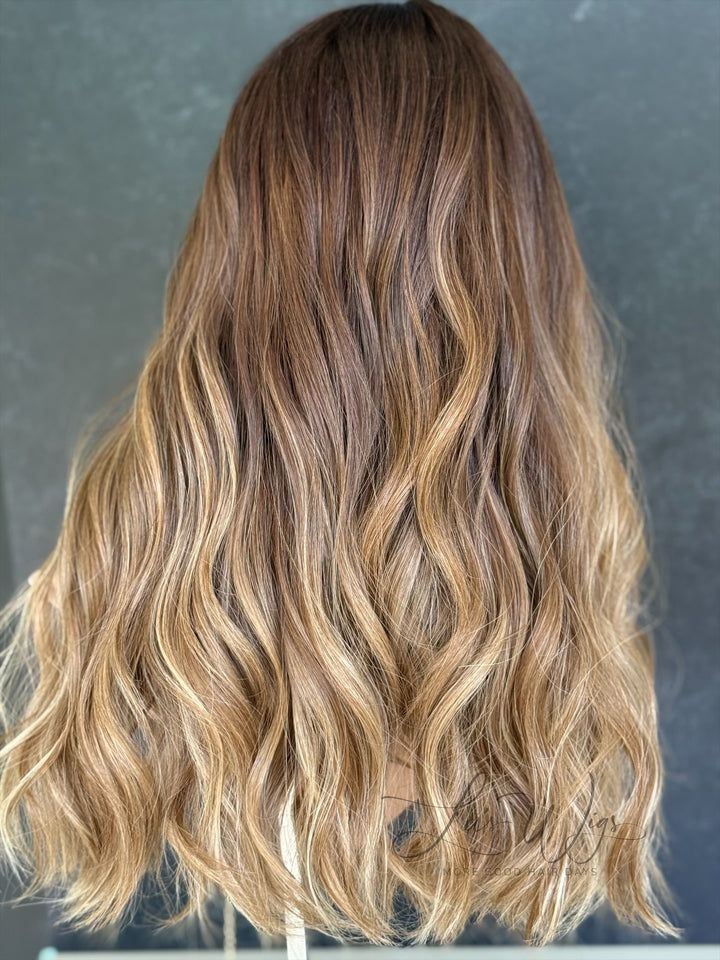 “Augusta” [M] 20” Lace Top Wig