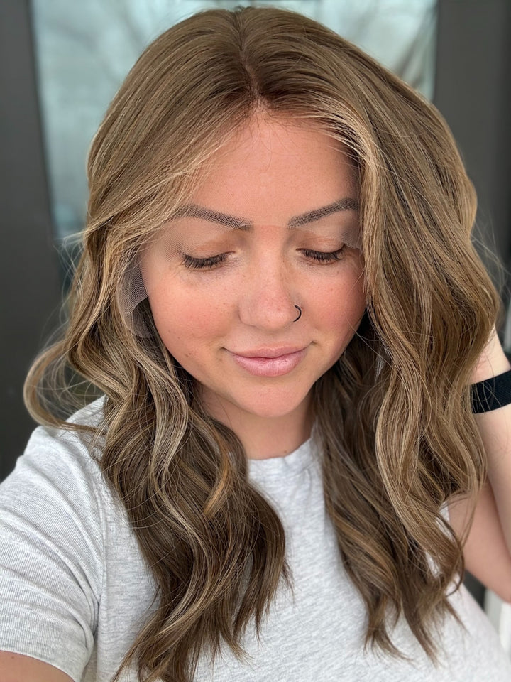 “Raya” [M] 20” Lace Top Wig