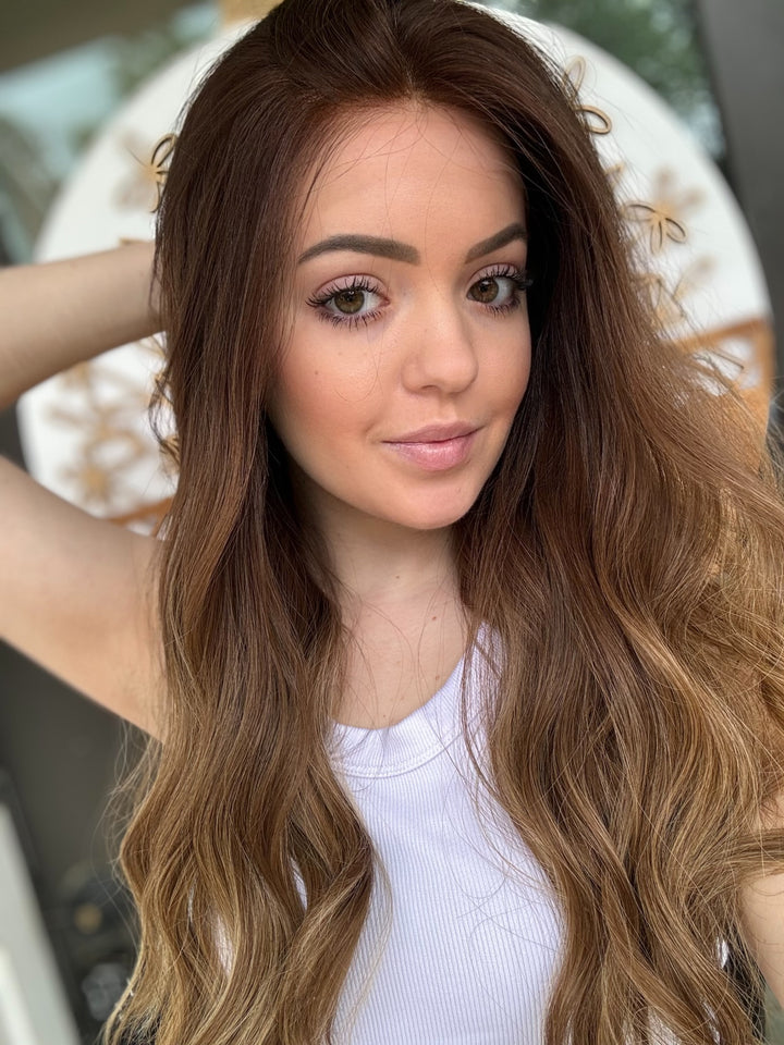 “Augusta” [M] 22” Lace Top Wig