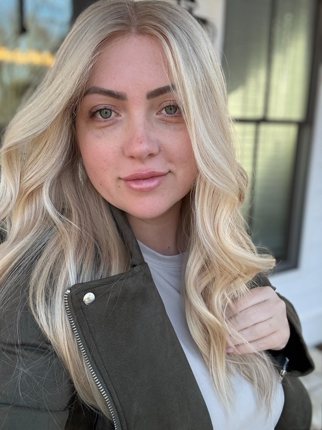 “Demi” 22” [S] Lace Top Wig