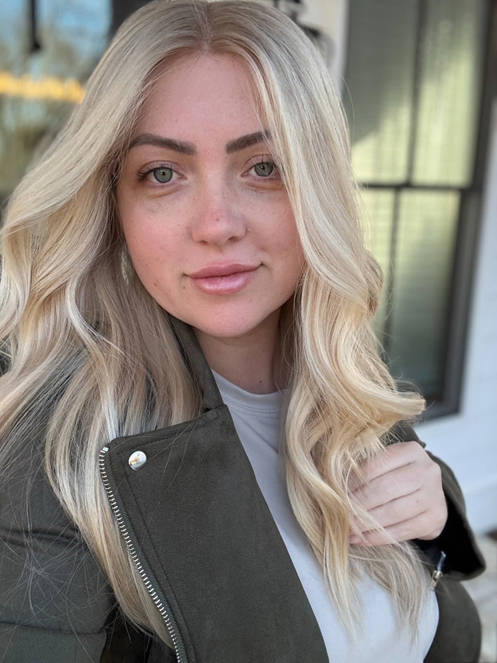 “Demi” 22” [S] Lace Top Wig