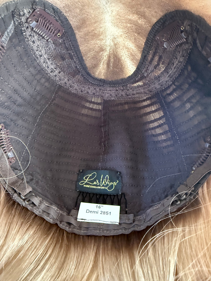 “Demi” [10x11] 16” Lace Top Topper