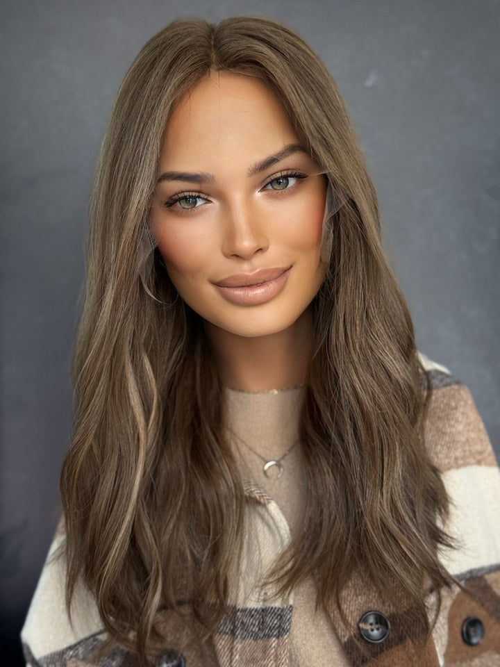 REFURBISHED “Pippa” [M] 20” Lace Top Wig