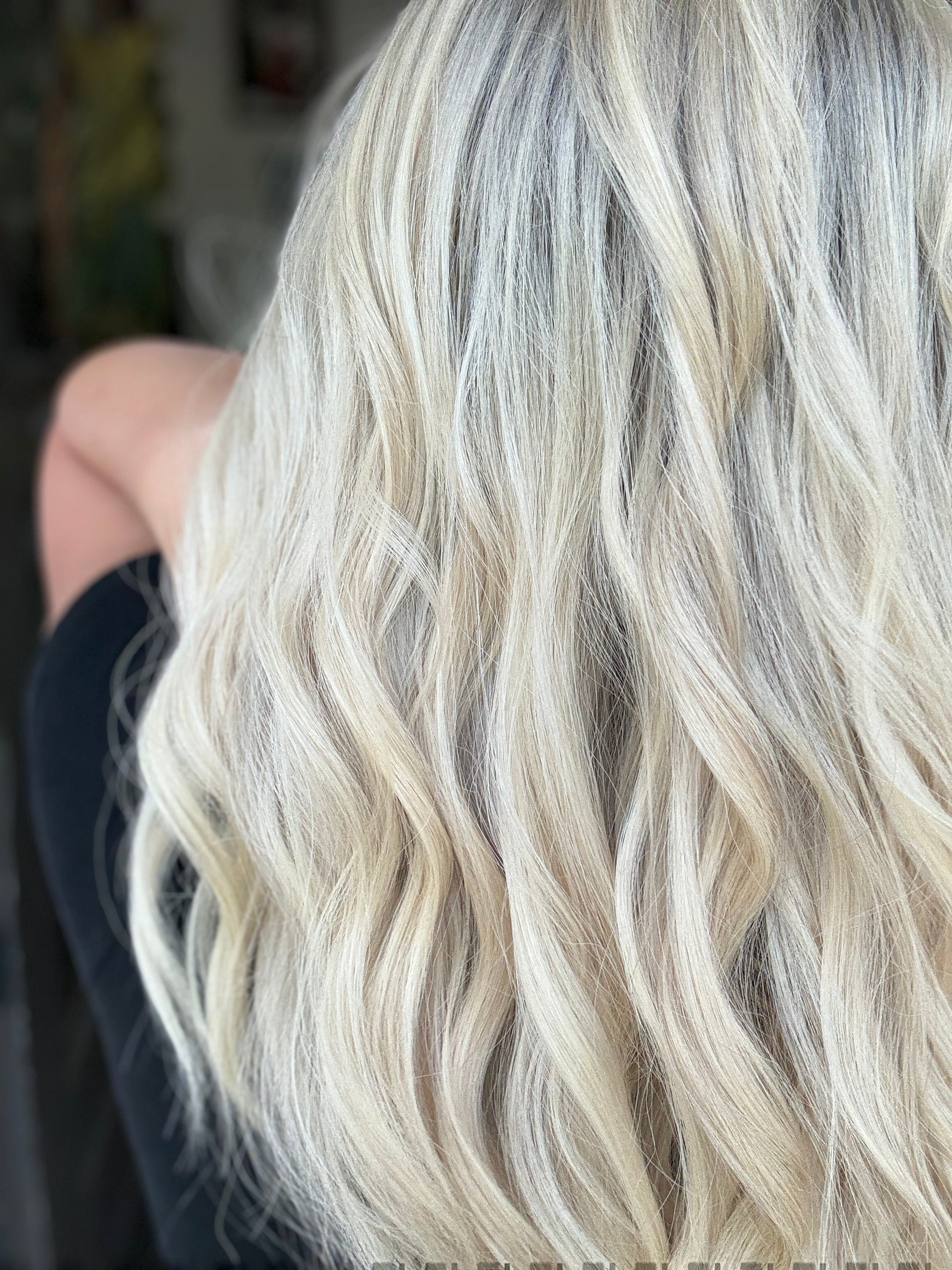 “Bombshell” [M] 22” Lace Top Wig