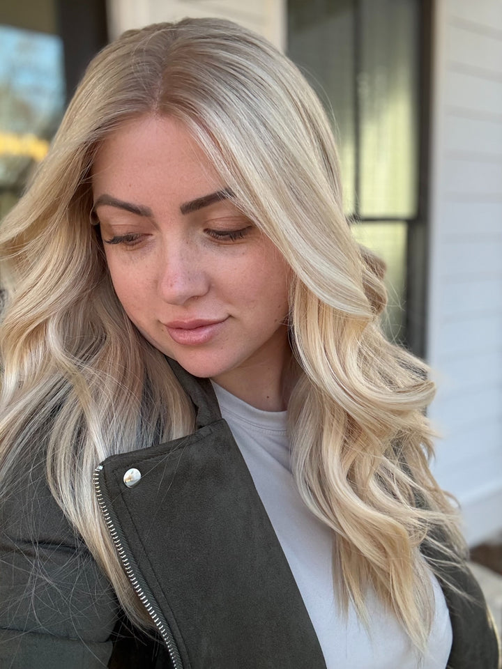 “Demi” 22” [S] Lace Top Wig