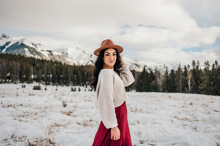 “Jordyn” 22” [M] Lace Top Wig