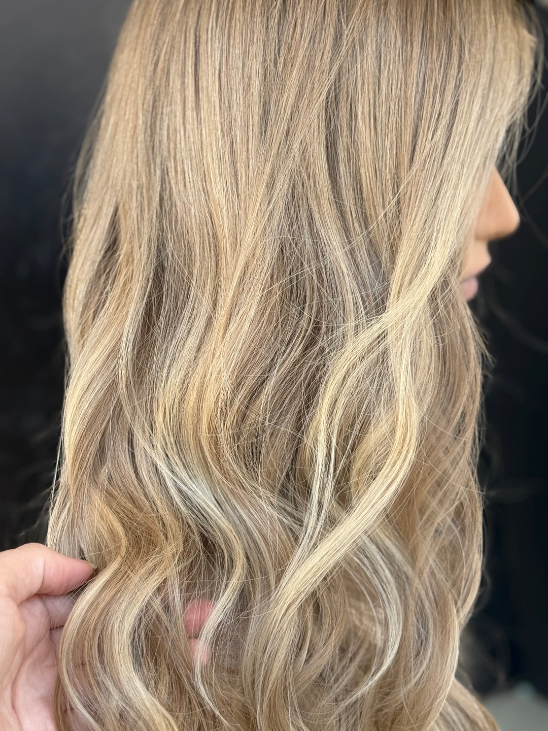 “Norah” 20” Glam Lace Top Wig