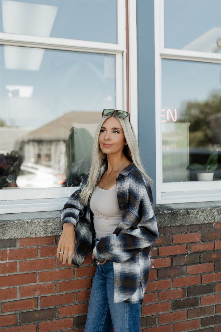 “Celeste” [M] 20” Glam Lace Top Wig