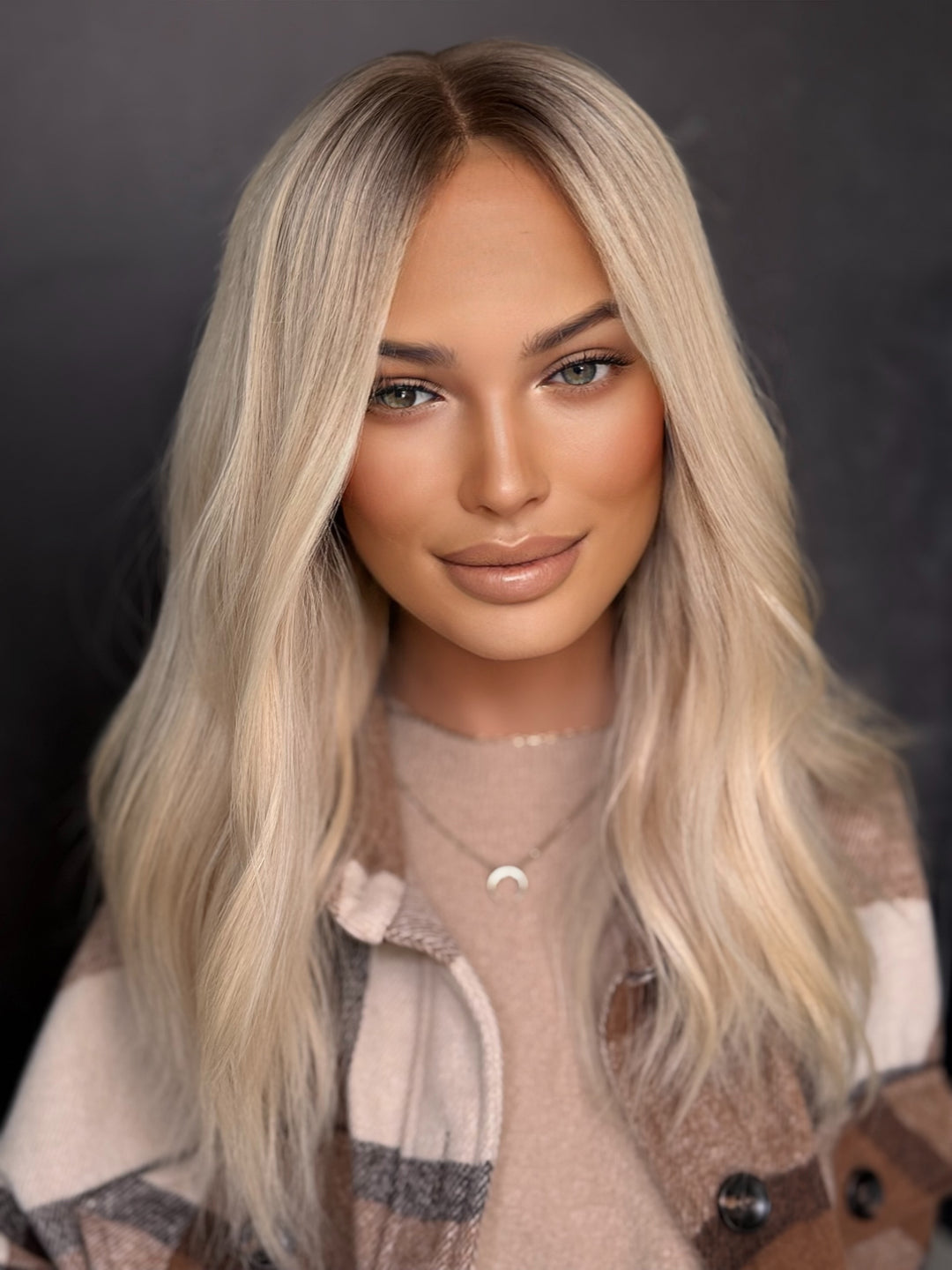 “Bombshell” [M] 18” Lace Top Wig