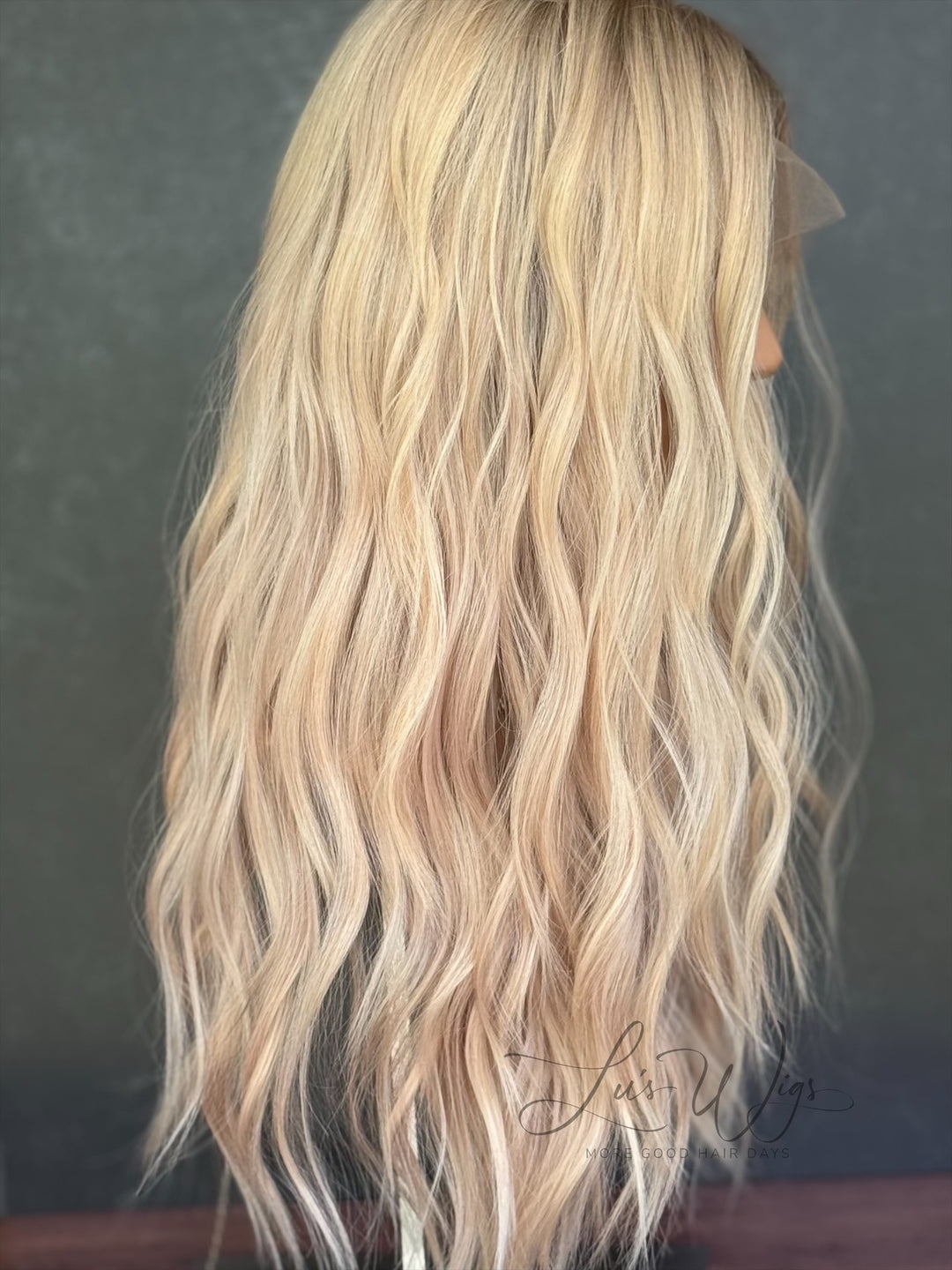 “Demi” [S] 22” Lace Top Wig