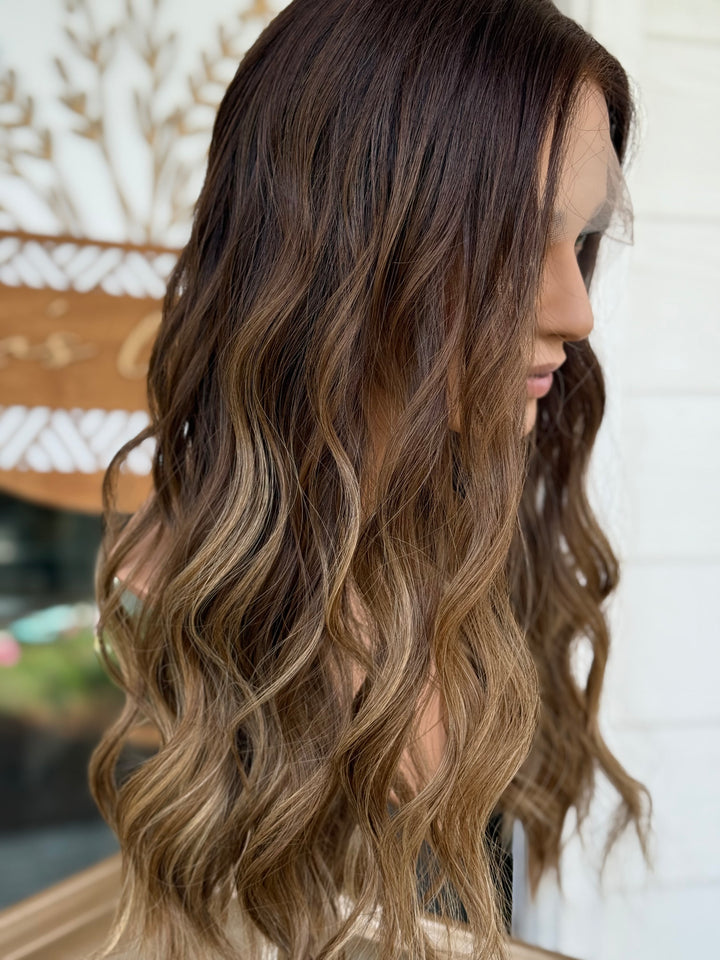 “Augusta” [M] 22” Lace Top Wig