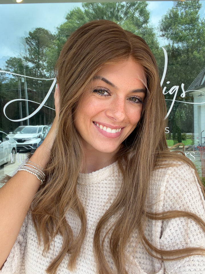 “Autumn” [M] 18” Lace top wig
