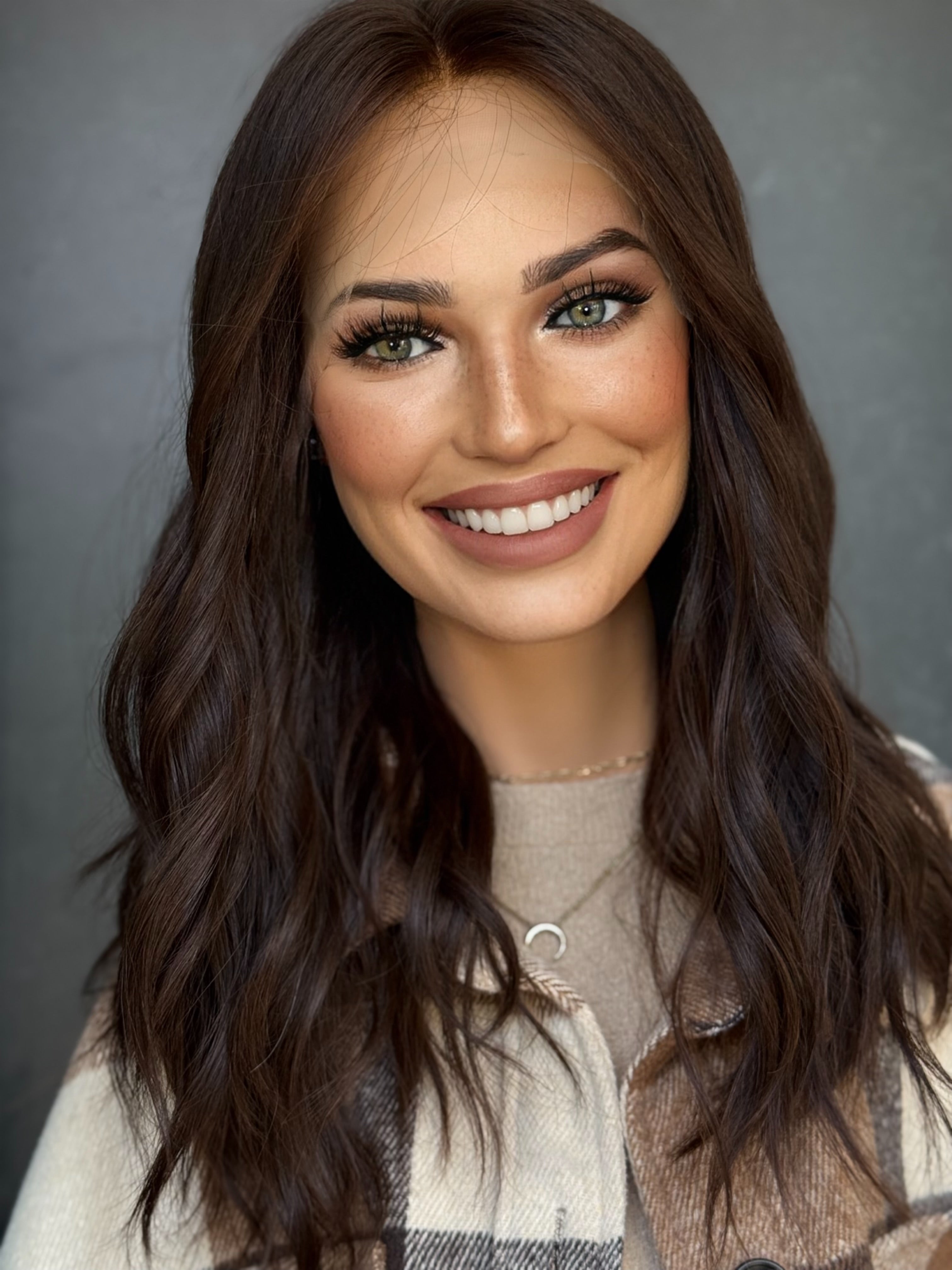 “Junie” [M] 18” Lace Top Wig
