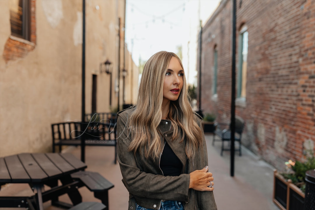 “Alicia” 20” Lace Top Wig