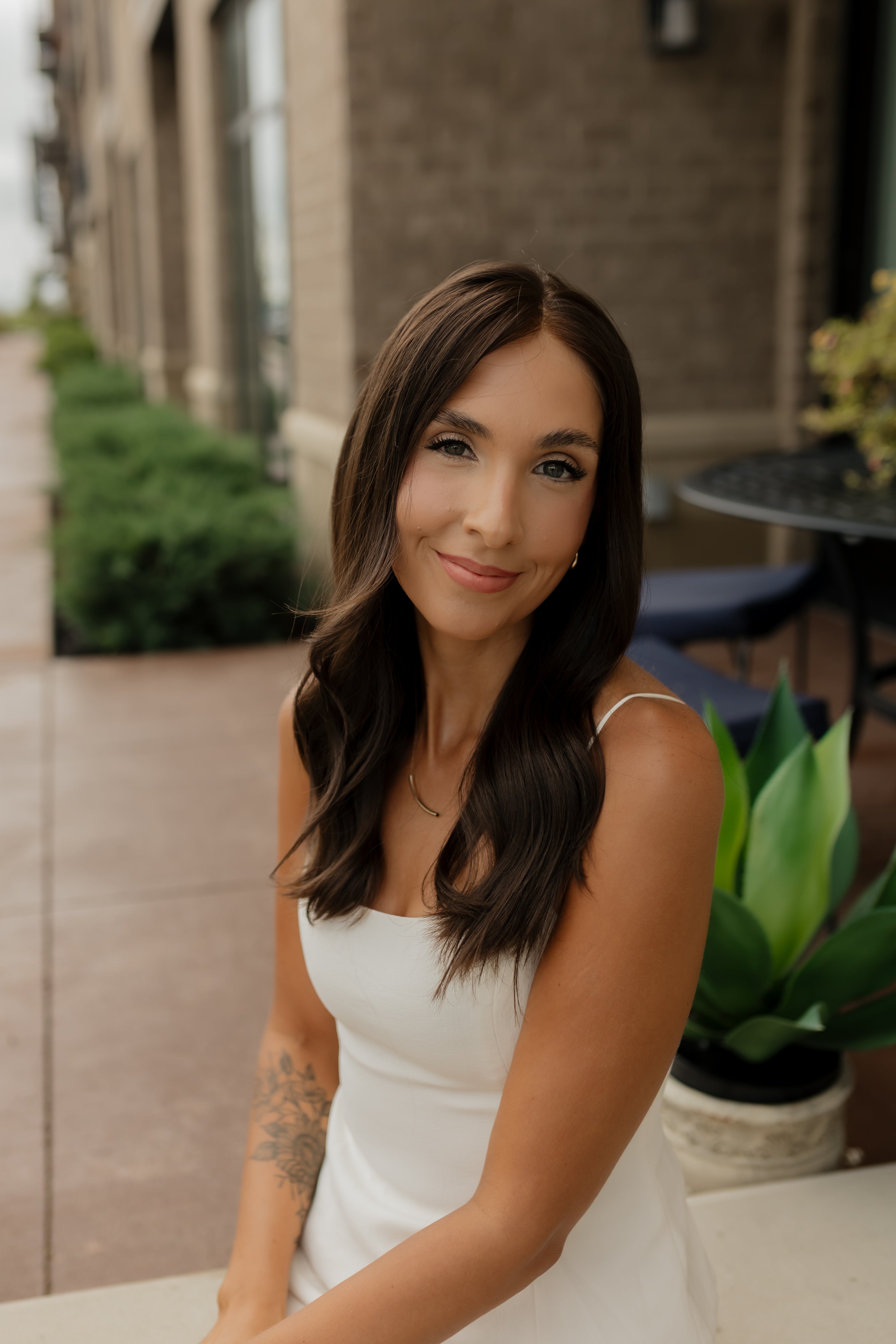 <b>Bella</b><br><u>xs</u> <br> <l> Classic European Collection </l> <br> 20” Lace Top Wig
