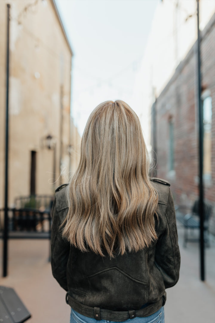 “Alicia” 20” Lace Top Wig