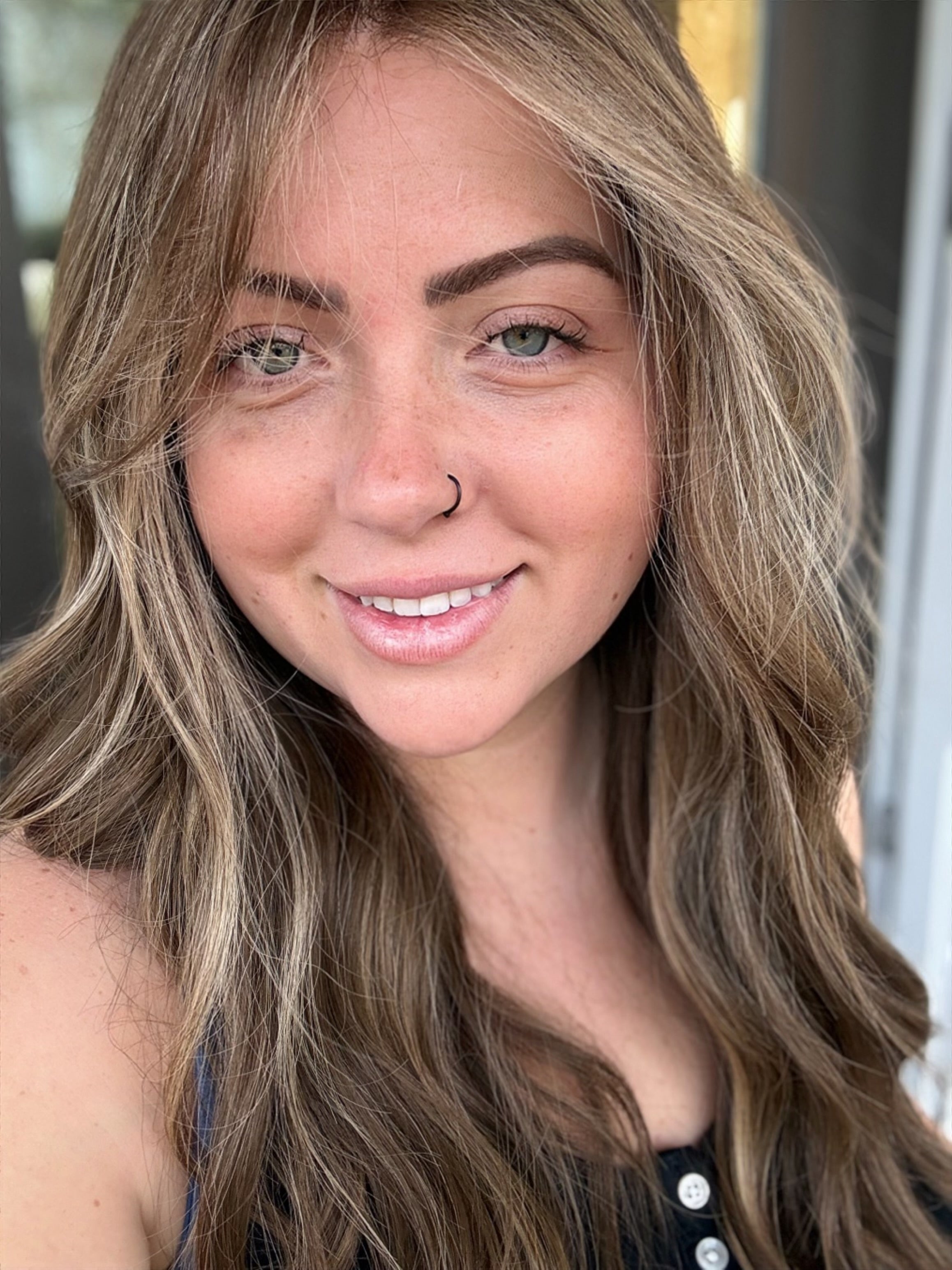 "Etta" [M] 22" Lace Top Wig