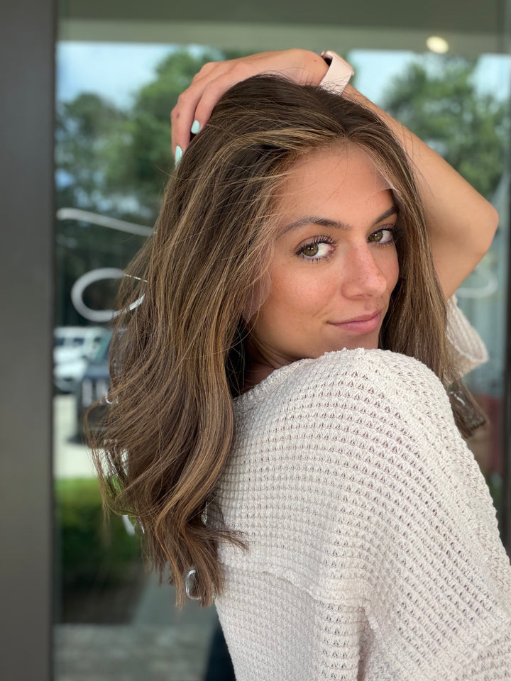 “Lisa” [M] 18” Lace top wig
