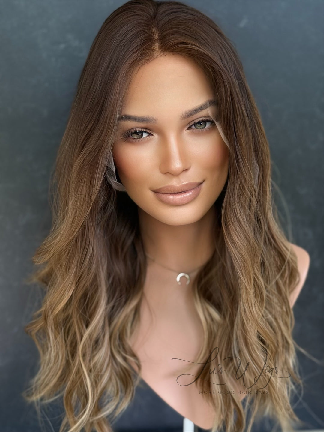 “Augusta” [M] 20” Lace Top Wig