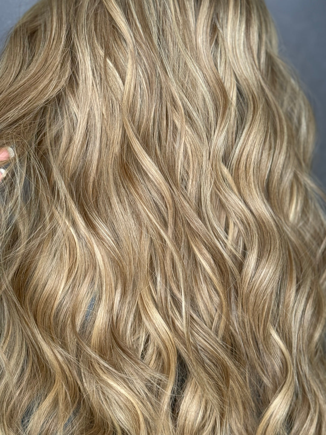 “Alicia” [S] 22” Lace Top Wig