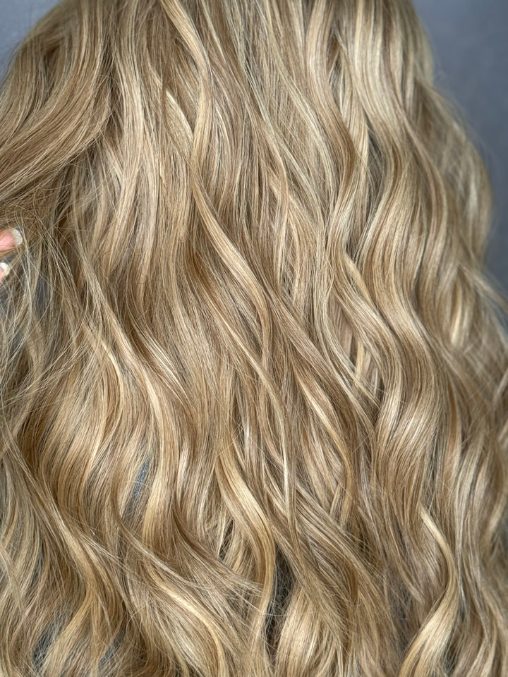 “Alicia” [S] 22” Lace Top Wig