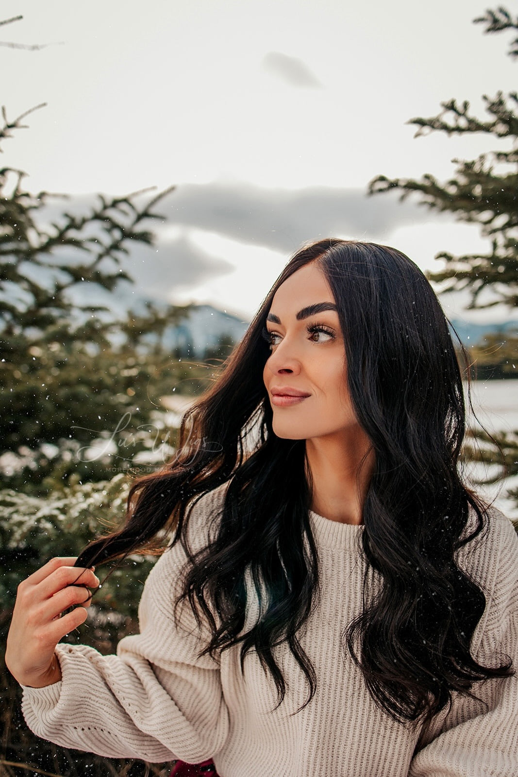 “Jordyn” 22” [M] Lace Top Wig