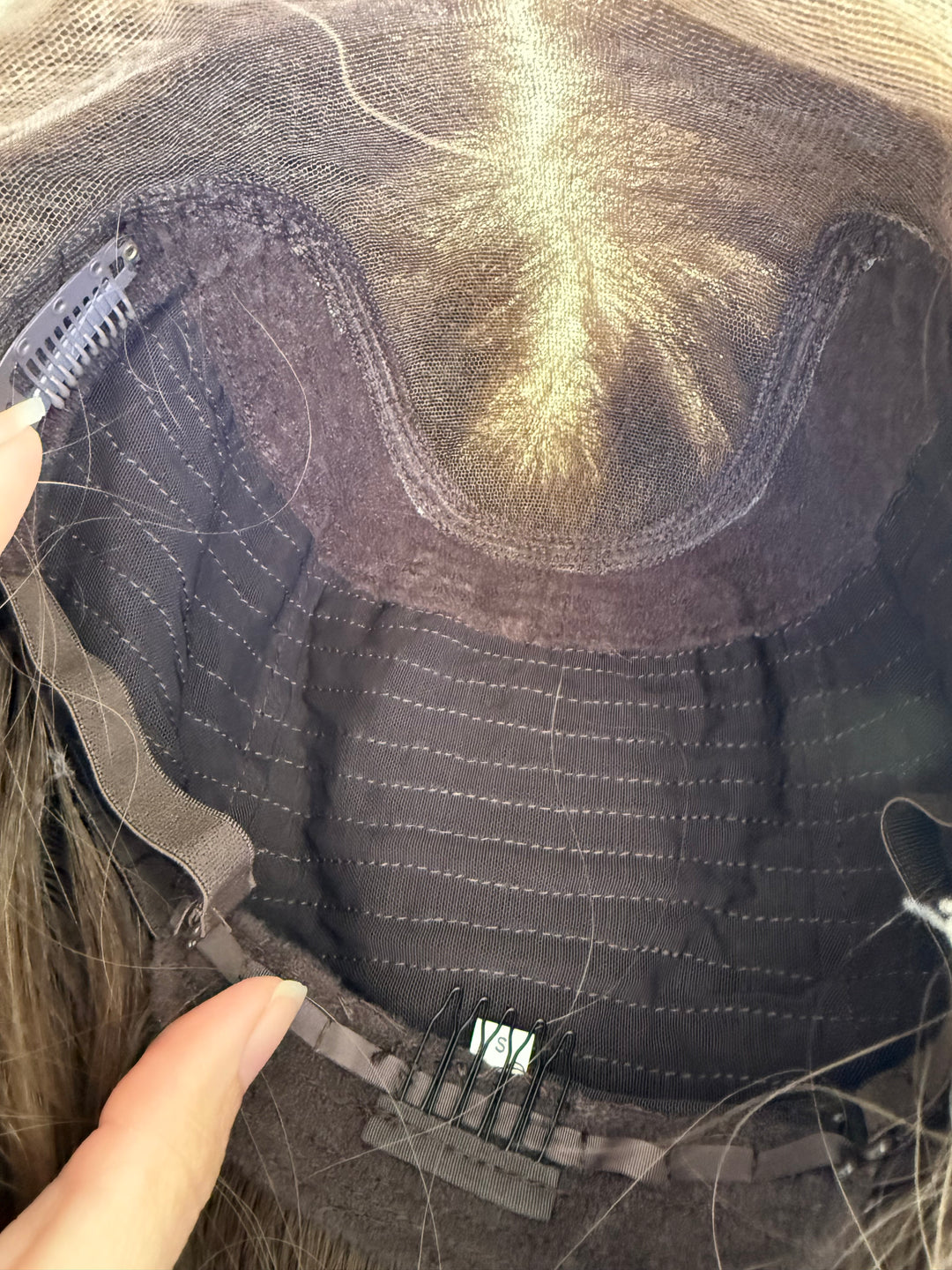 “Autumn” [S] 21” Lace Top Wig