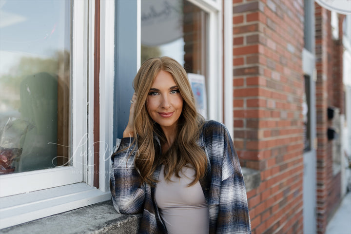 “Penny” [M] 20” Lace Top Wig