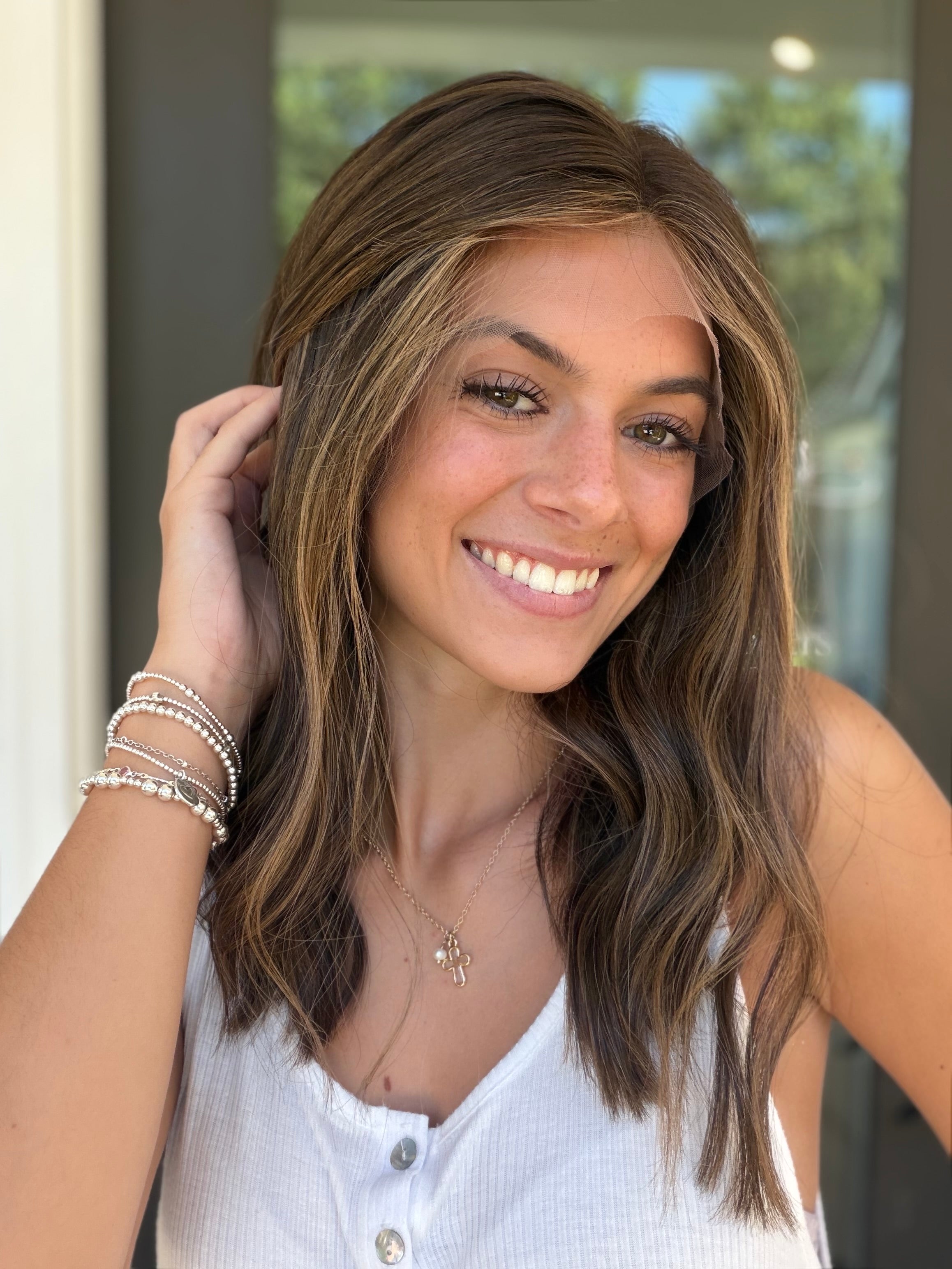 <b>Lisa</b><br> <m>Signature Mongolian Collection</I> <br> 16” Lace Top Wig