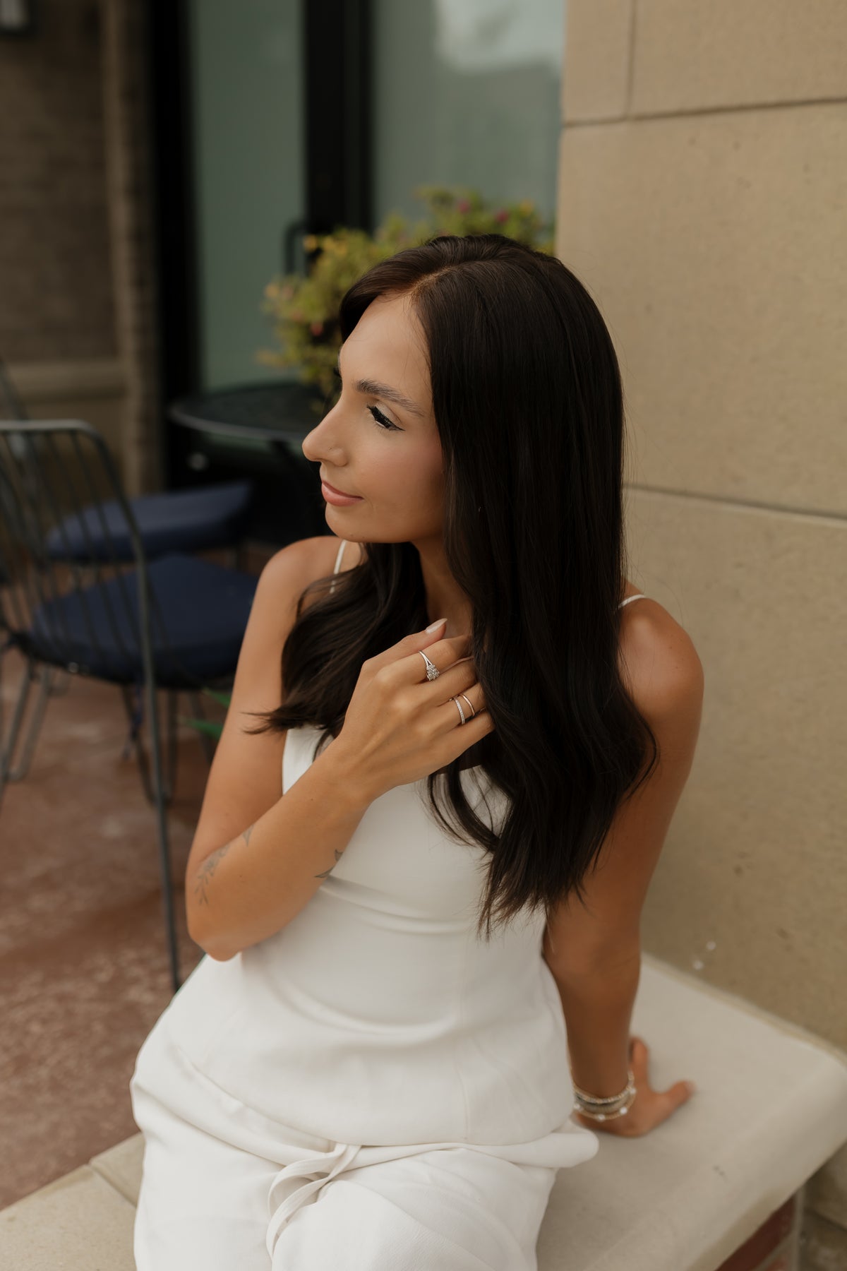<b>Bella</b><br><u>xs</u> <br> <l> Classic European Collection </l> <br> 20” Lace Top Wig