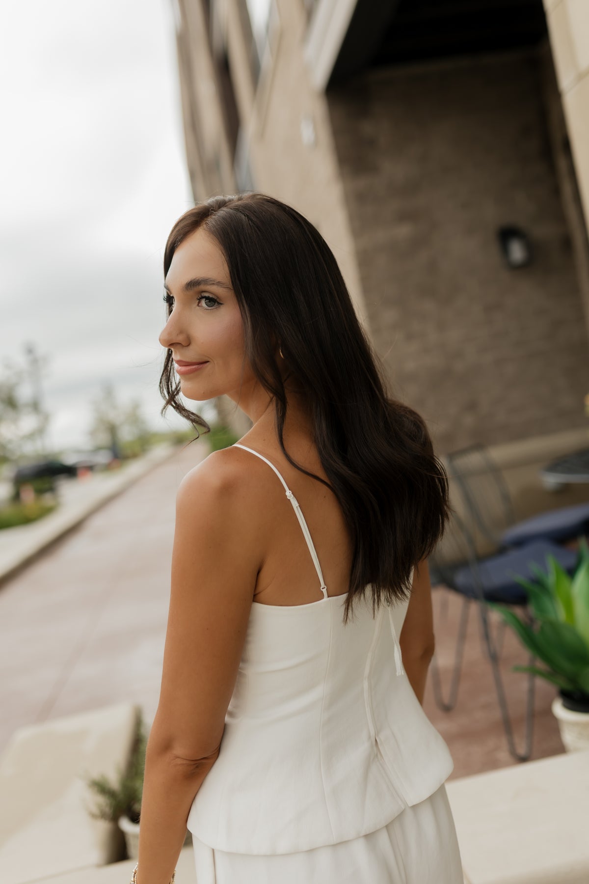 <b>Bella</b><br><u>xs</u> <br> <l> Classic European Collection </l> <br> 20” Lace Top Wig
