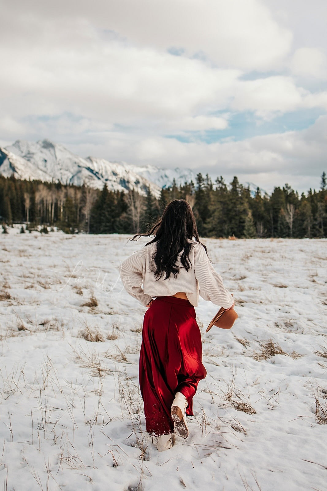 “Jordyn” 22” [M] Lace Top Wig