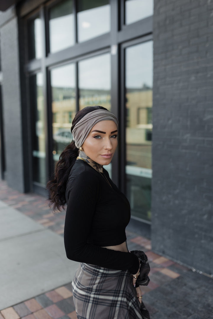 “Wavy Halle” Everyday Headband Wig [M] 22”