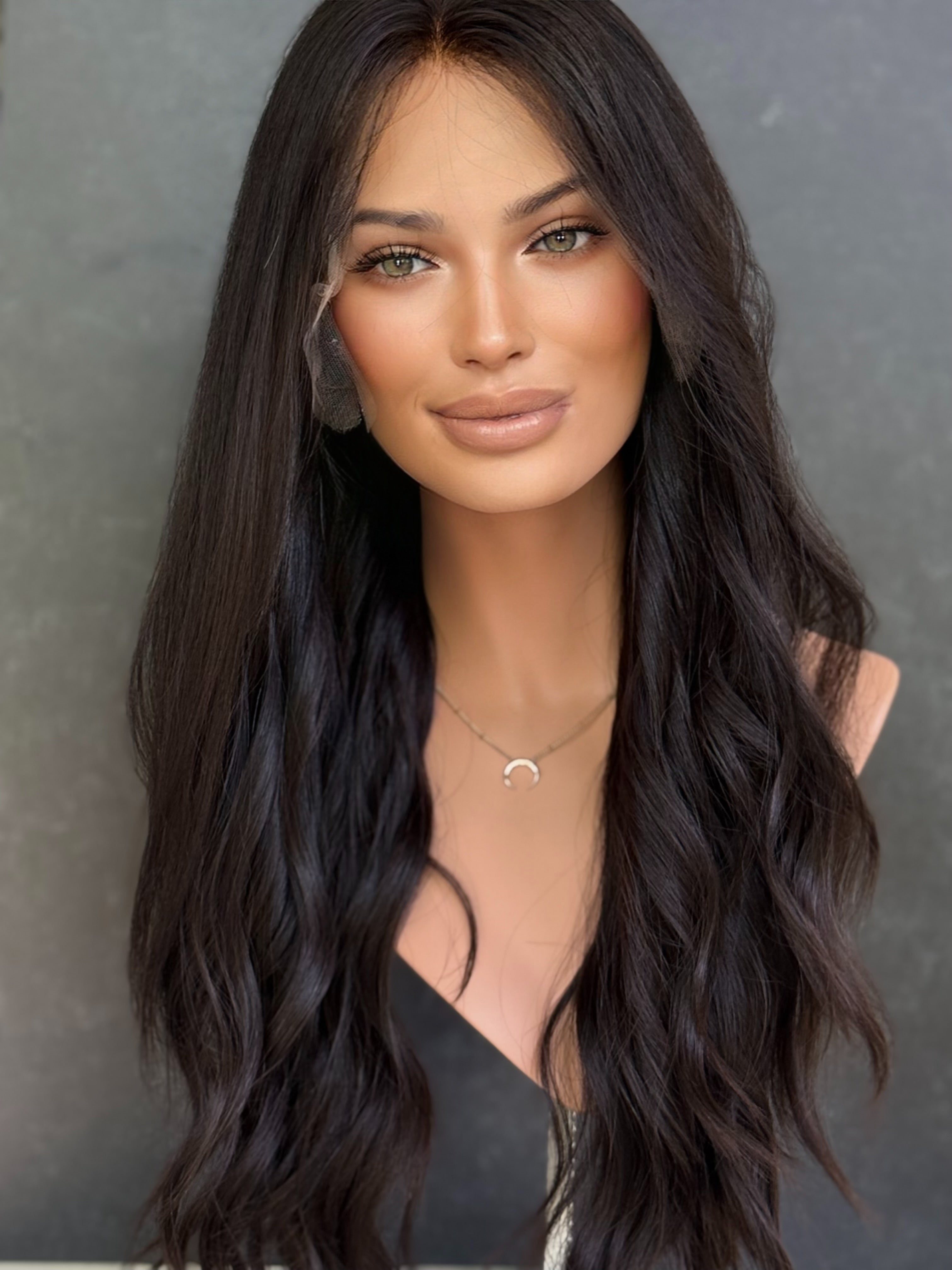 “Jordyn” [M] 24” Lace Top Wig