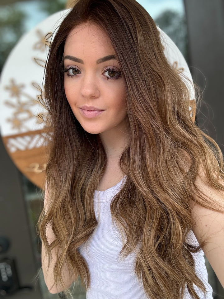 “Augusta” [M] 22” Lace Top Wig