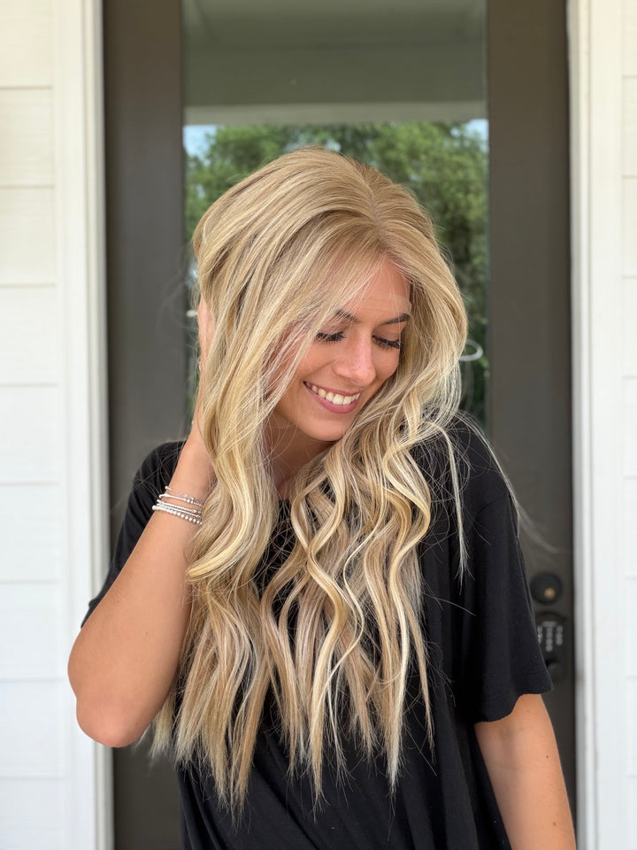 Anniston (L) 24” Lace Top Wig