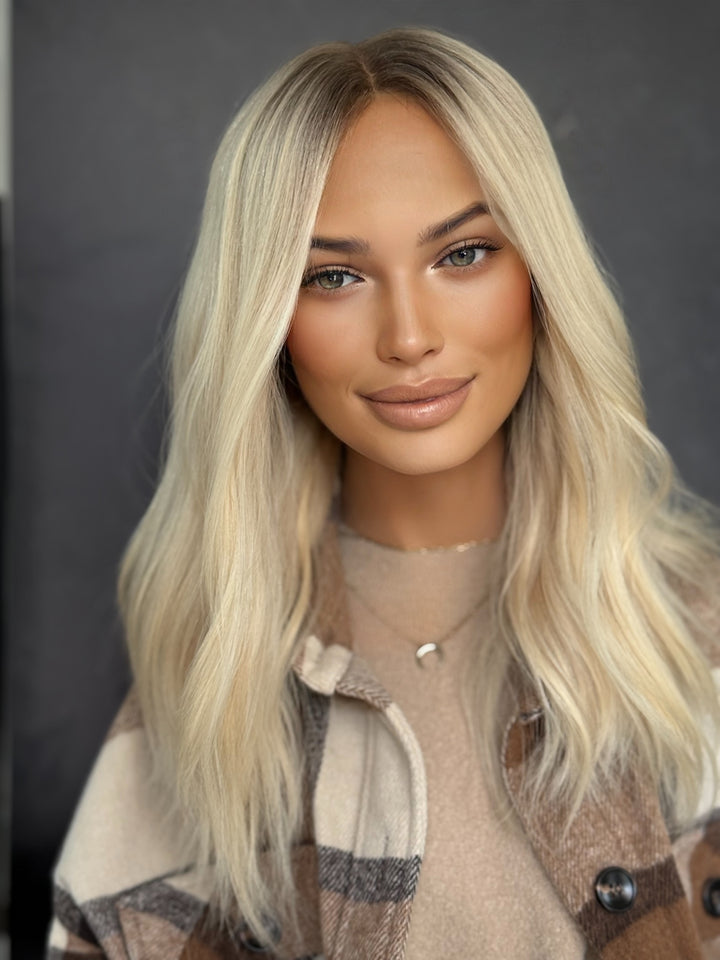 “Bombshell” [M] 18” Lace Top Wig