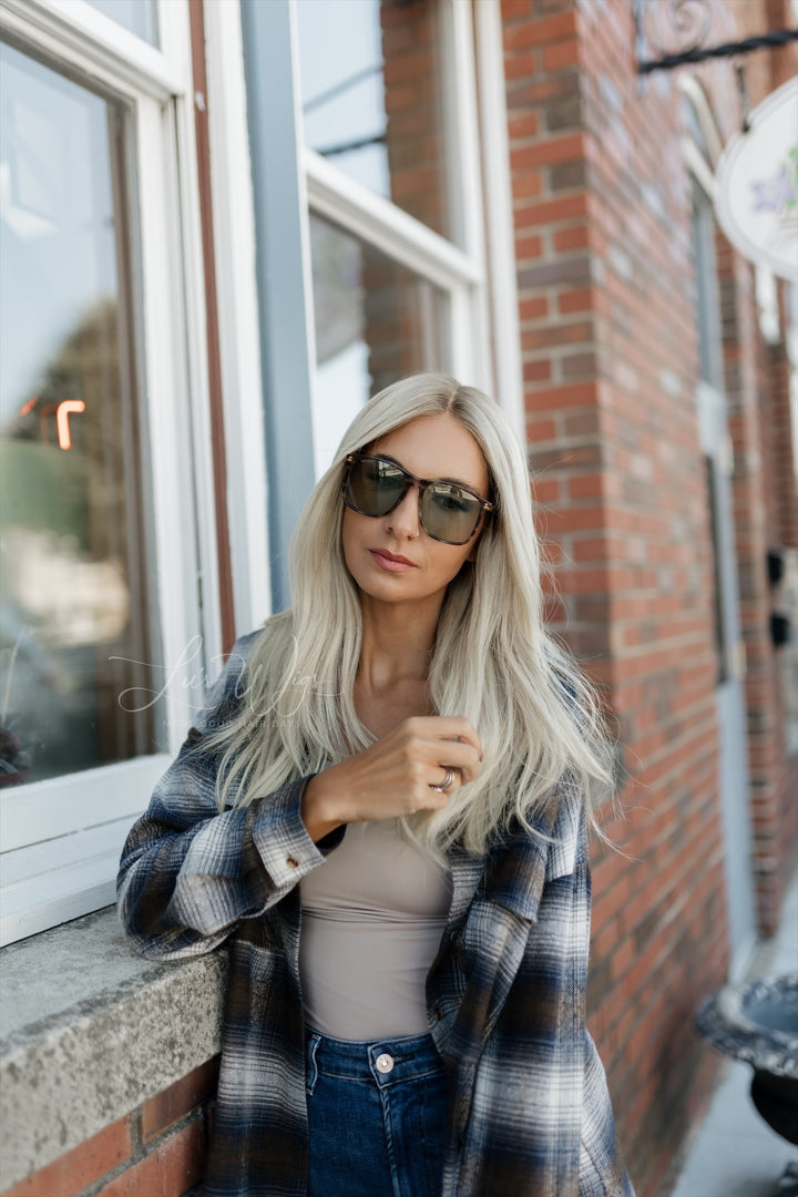 “Celeste” [M] 20” Glam Lace Top Wig