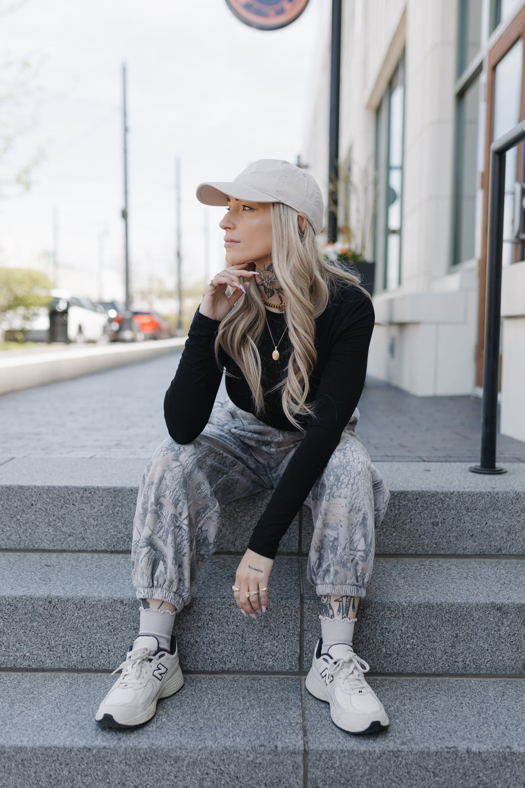 “Rachel” Everyday Hat Wig [M] 22”