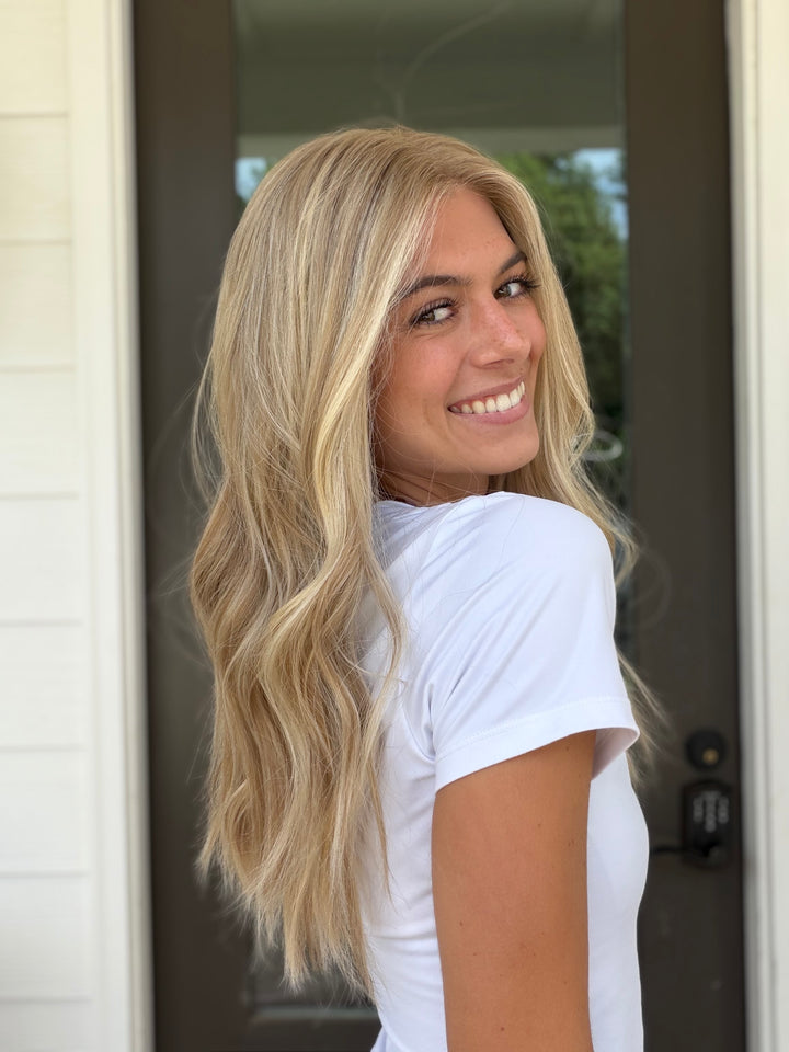 Anniston (M) 20” Lace Top Wig