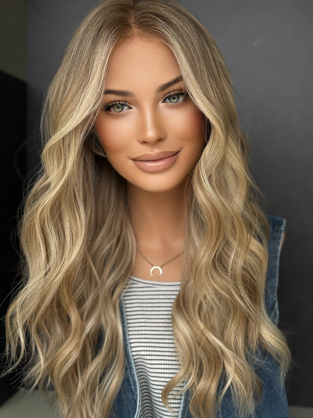 “Anniston” [M] 22” Lace Top Wig