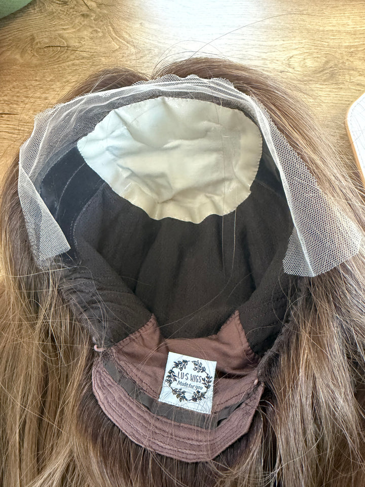 Kathy (M) 22” Lace Front Silk Top Wig